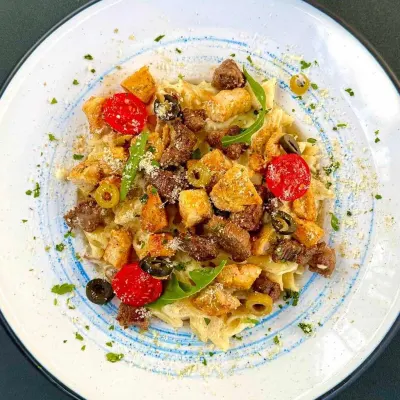 پاستا گوشت و مرغ با سس آلفردو — فست فود ژیوان
