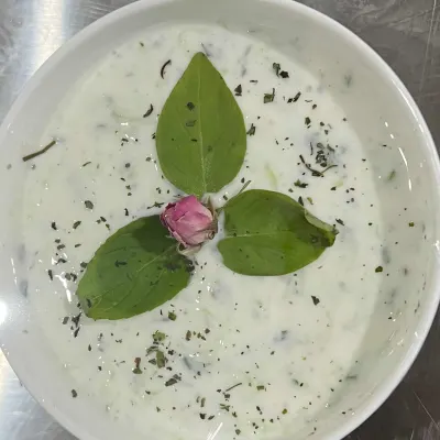 ماست و‌خیار — کافه کوچینی