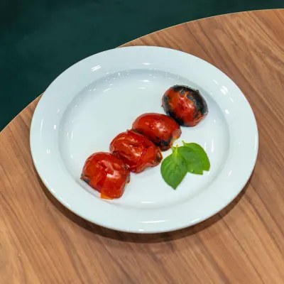 گوجه ( 4 تکه ) — نان‌داغ‌کباب‌داغ‌امیرکبیر