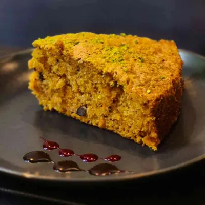 کیک هویچ گردو — کافه برگاموت