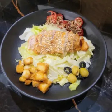 سالاد سزار گریل — لادیز فود