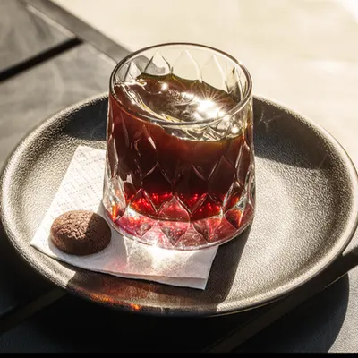 V60 (وی شصت) — کافه رستوران آفتابگردان
