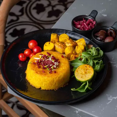 چکین رول زعفرانی — کافه نبات