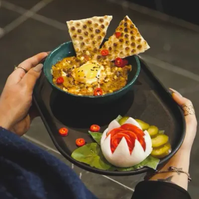 میرزا قاسمی — مجتمع گردشگری شبهای عنبران