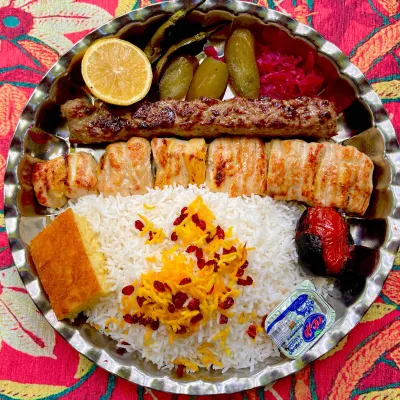 چلو کباب وزیری — مجتمع گردشگری شبهای عنبران