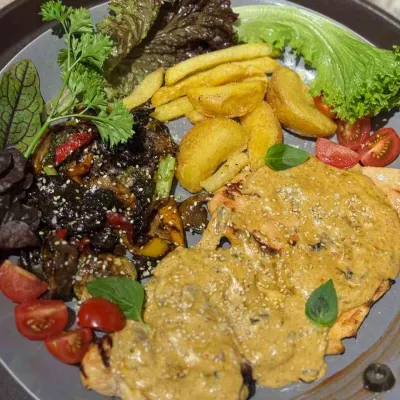 استیک نئو چیکن — کافه رستوران و برشته کاری قهوه نئو